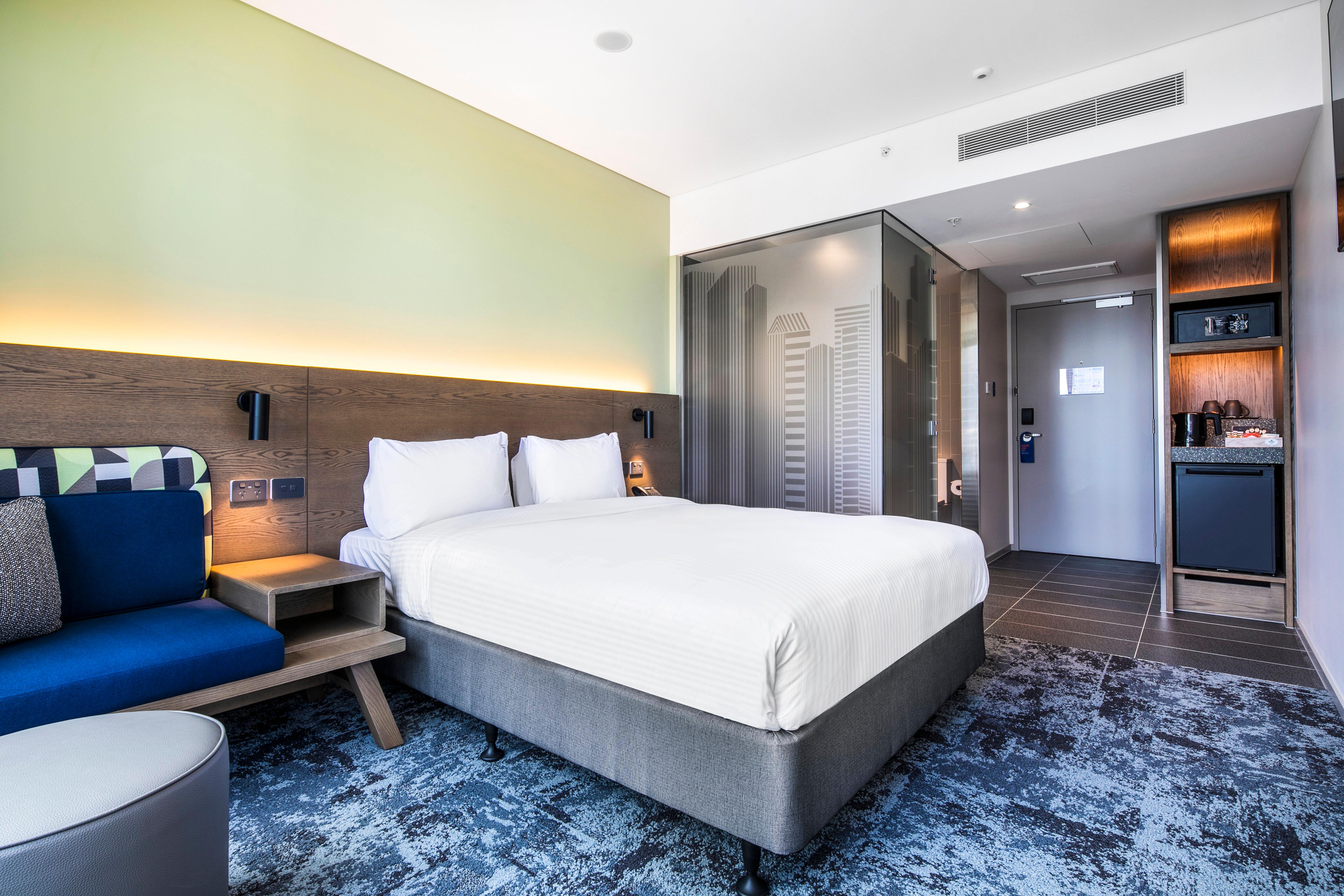 holiday inn express melbourne little collins an ihg hotel