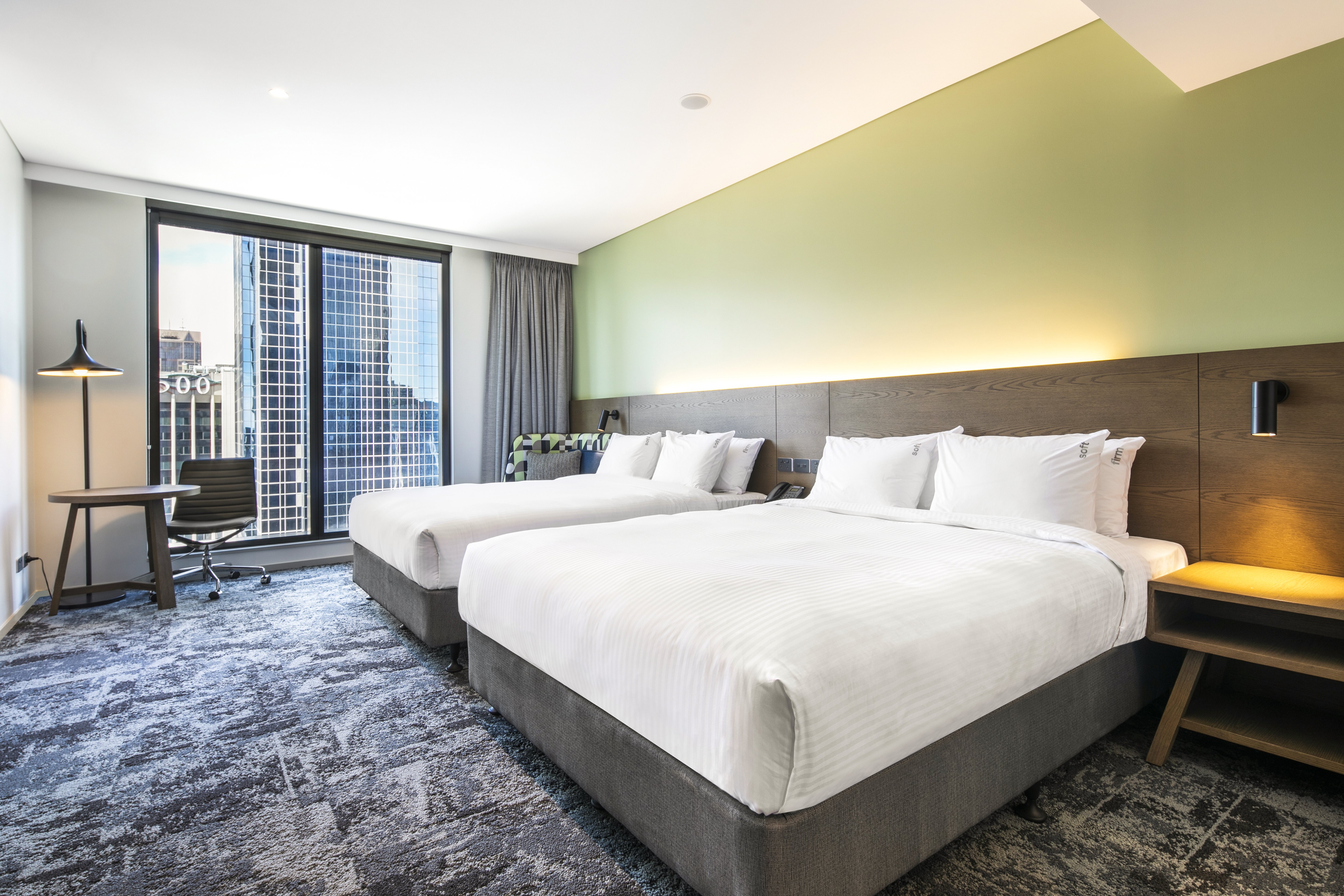 holiday inn express melbourne little collins an ihg hotel