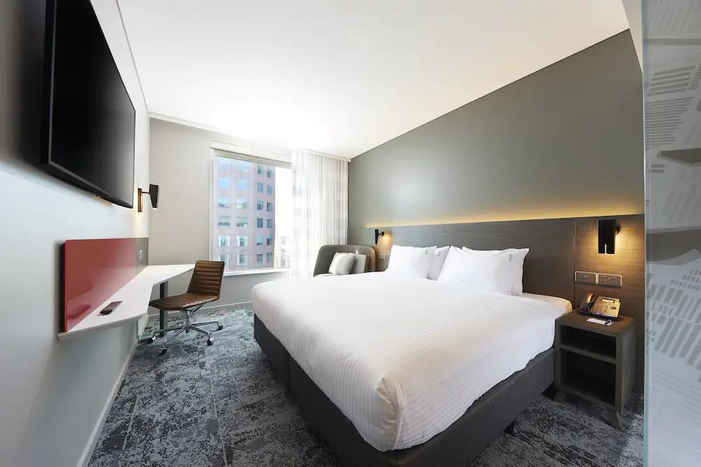 holiday inn express melbourne little collins an ihg hotel