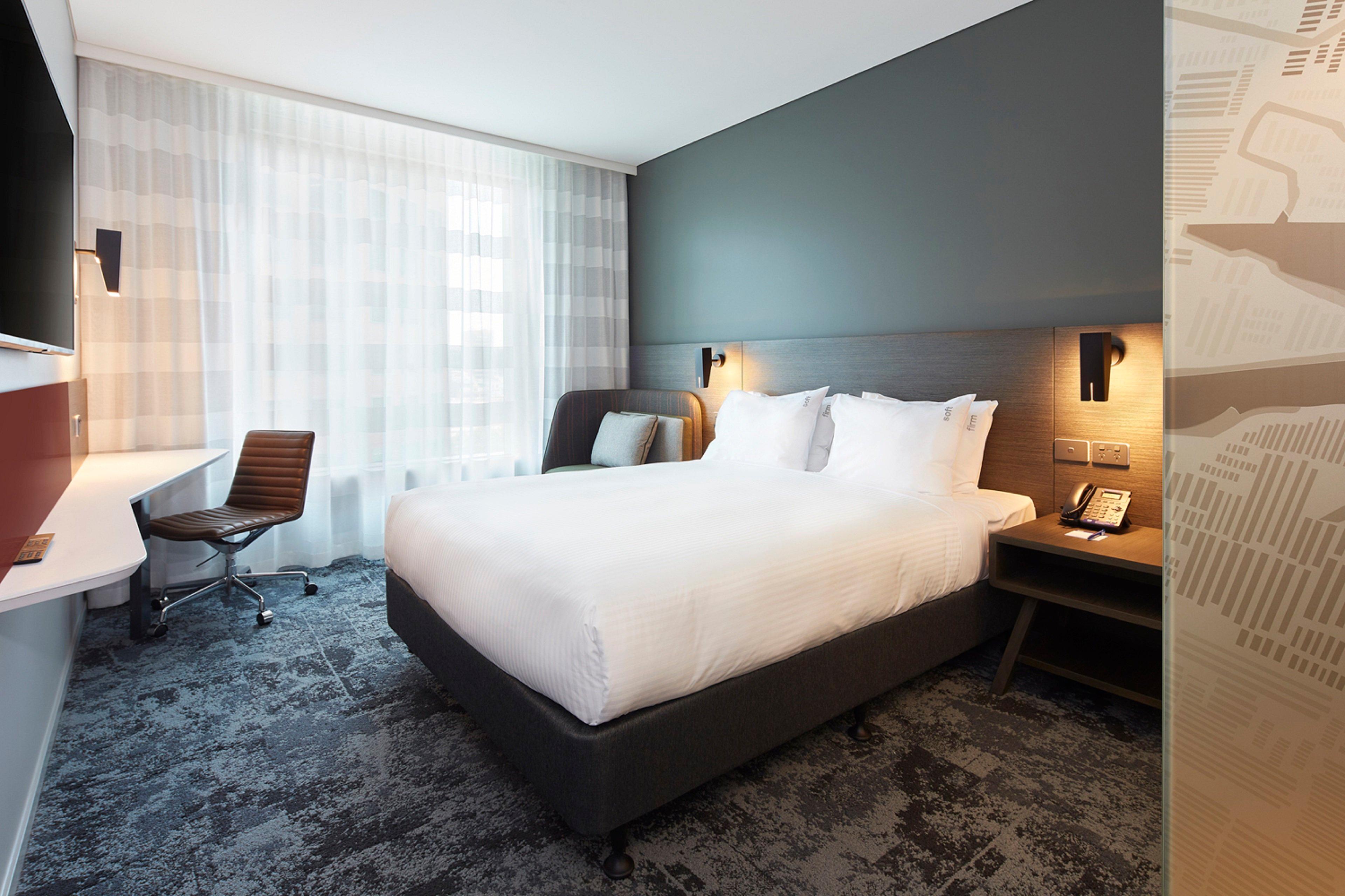 holiday inn express melbourne little collins an ihg hotel
