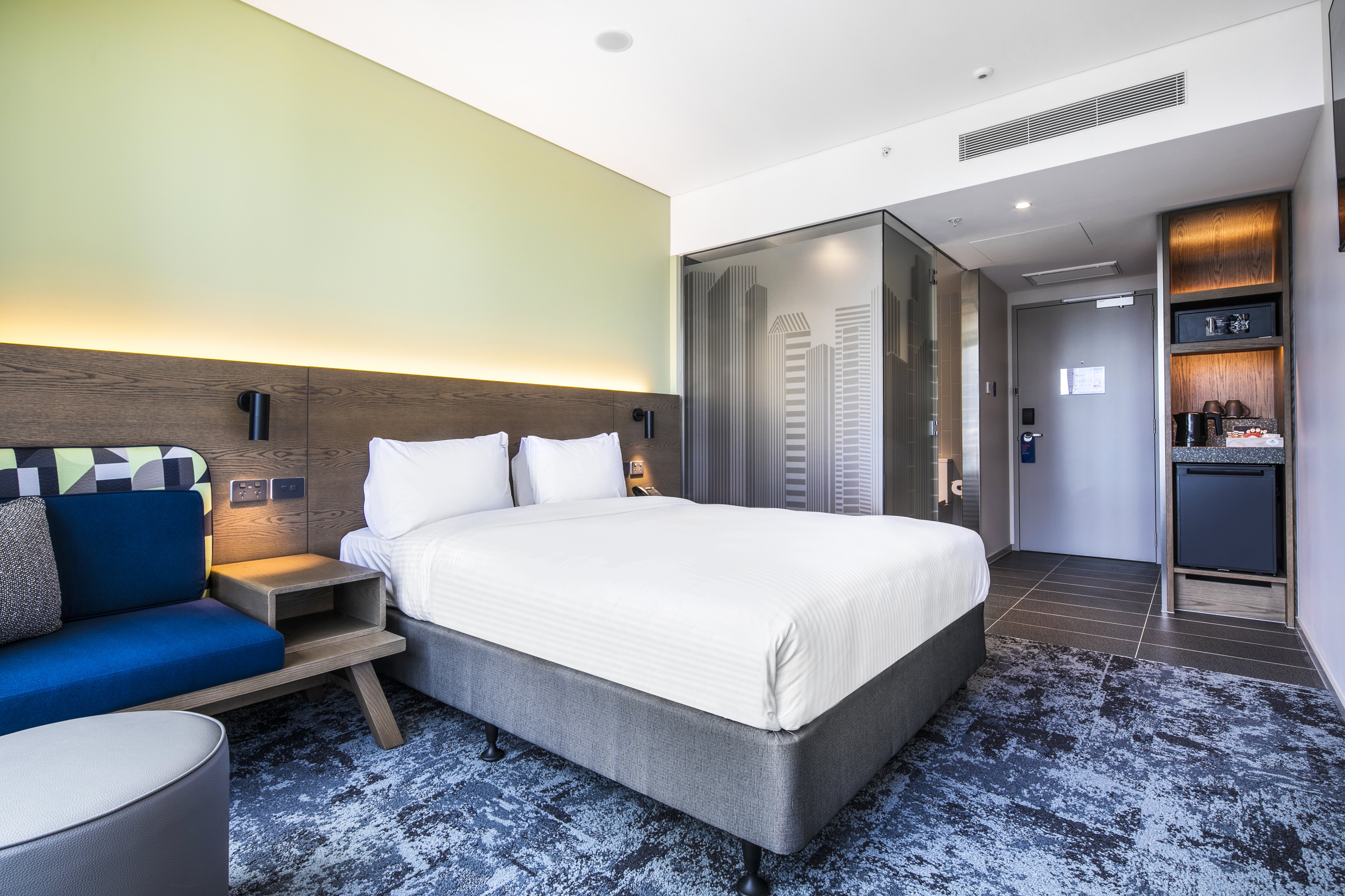 holiday inn express melbourne little collins an ihg hotel