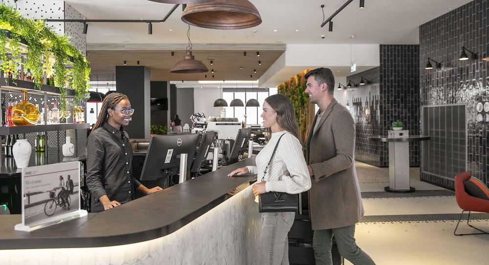 holiday inn express melbourne little collins an ihg hotel