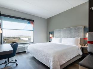 avid hotel toronto vaughan southwest an ihg hotel
