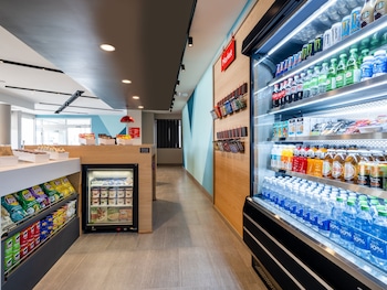 avid hotel toronto vaughan southwest an ihg hotel