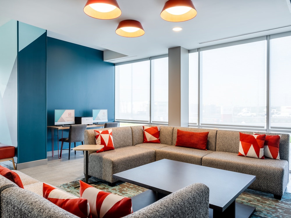 avid hotel toronto vaughan southwest an ihg hotel