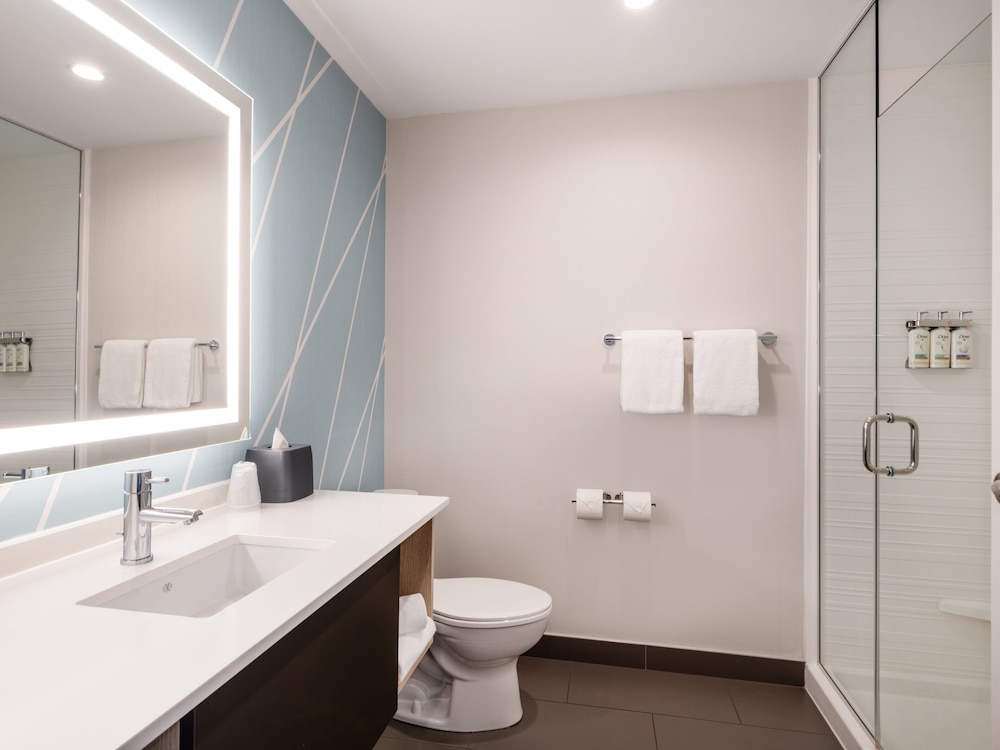 avid hotel toronto vaughan southwest an ihg hotel