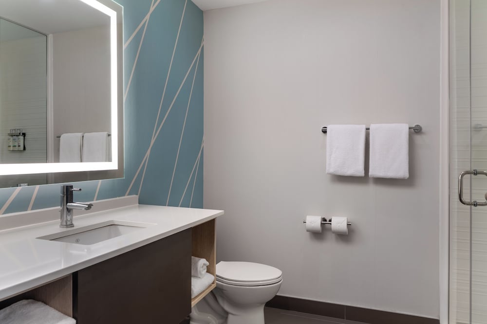 avid hotel toronto vaughan southwest an ihg hotel
