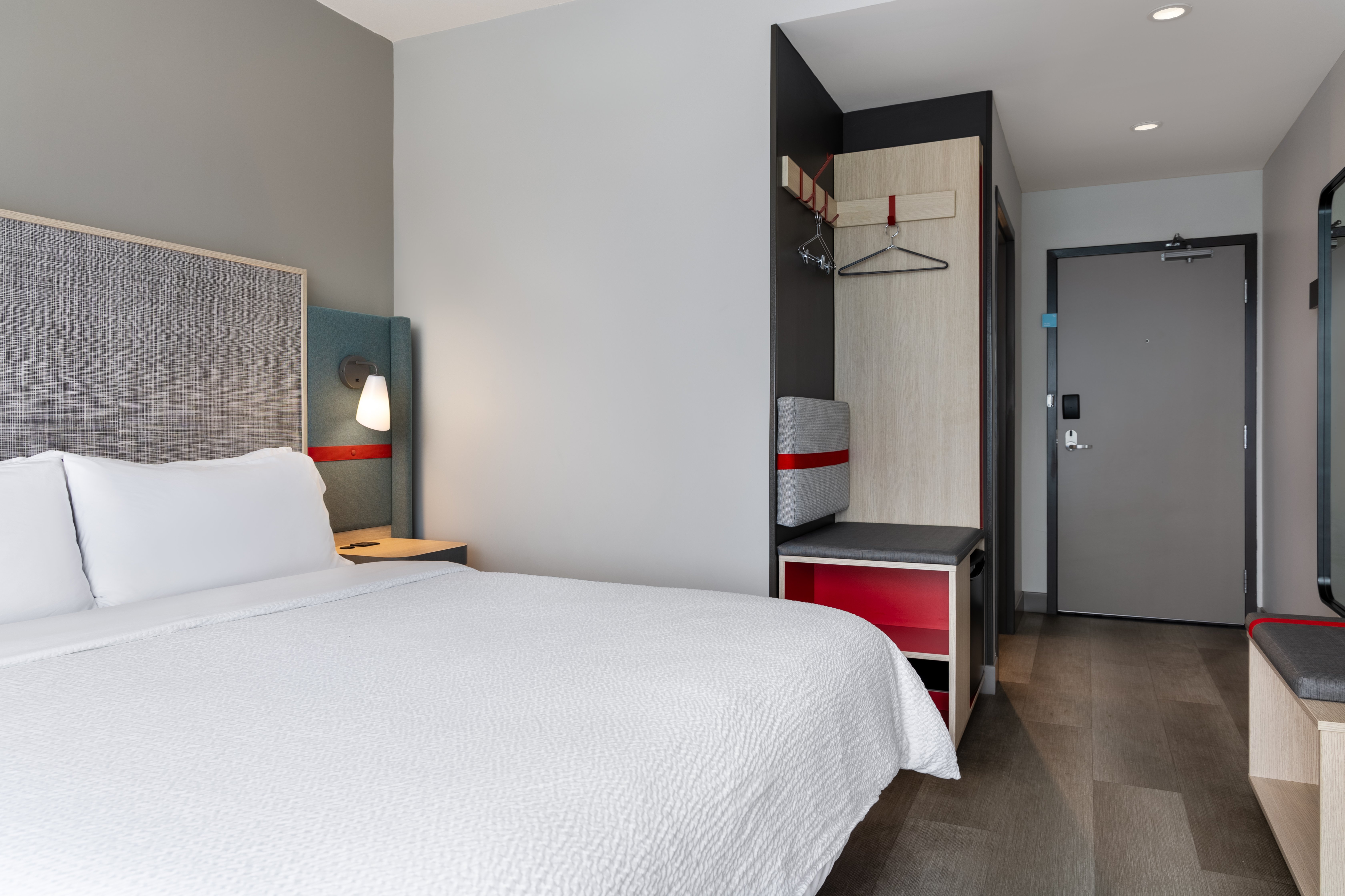 avid hotel toronto vaughan southwest an ihg hotel