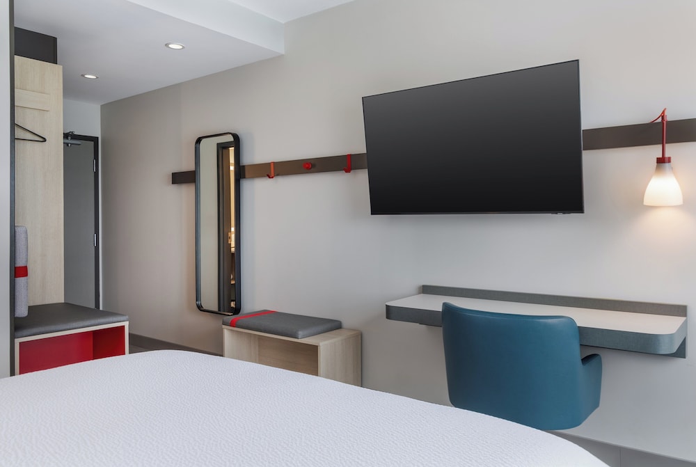 avid hotel toronto vaughan southwest an ihg hotel