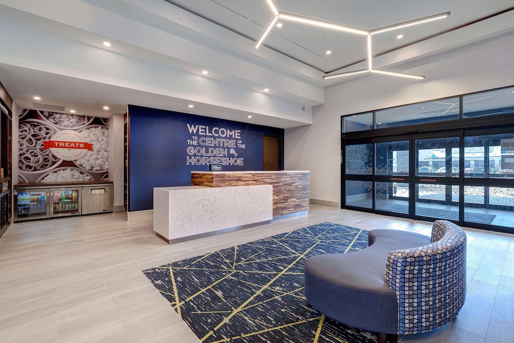 hampton inn and suites by hilton burlington toronto