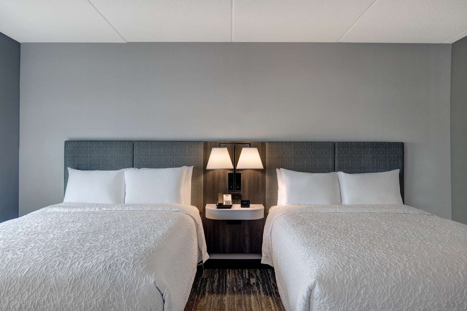 hampton inn and suites by hilton burlington toronto