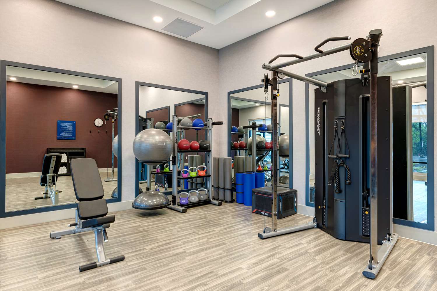 hampton inn and suites by hilton burlington toronto