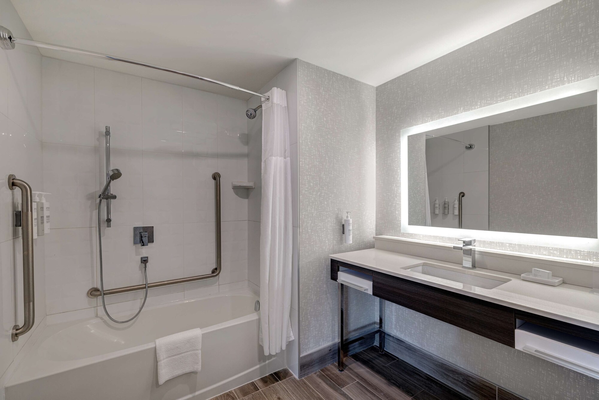 hampton inn and suites by hilton burlington toronto