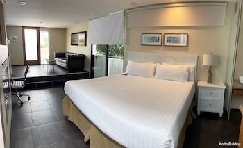 14 west hotel