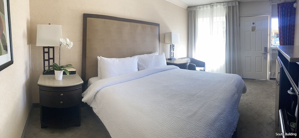 14 west hotel