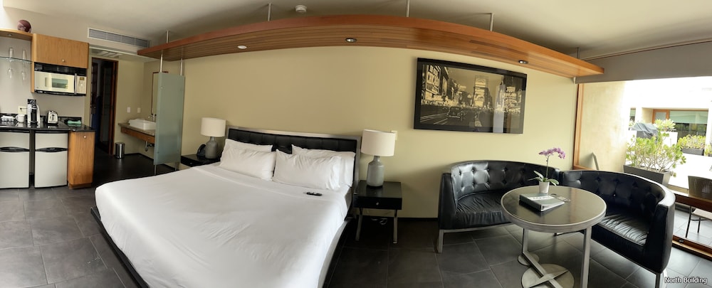 14 west hotel