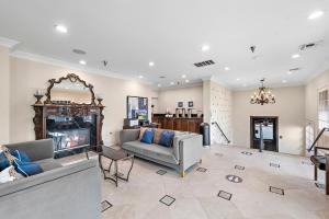 14 West Hotel,Los Angeles>>Laguna Beach,3 star