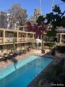 14 West Hotel,Los Angeles>>Laguna Beach,3 star
