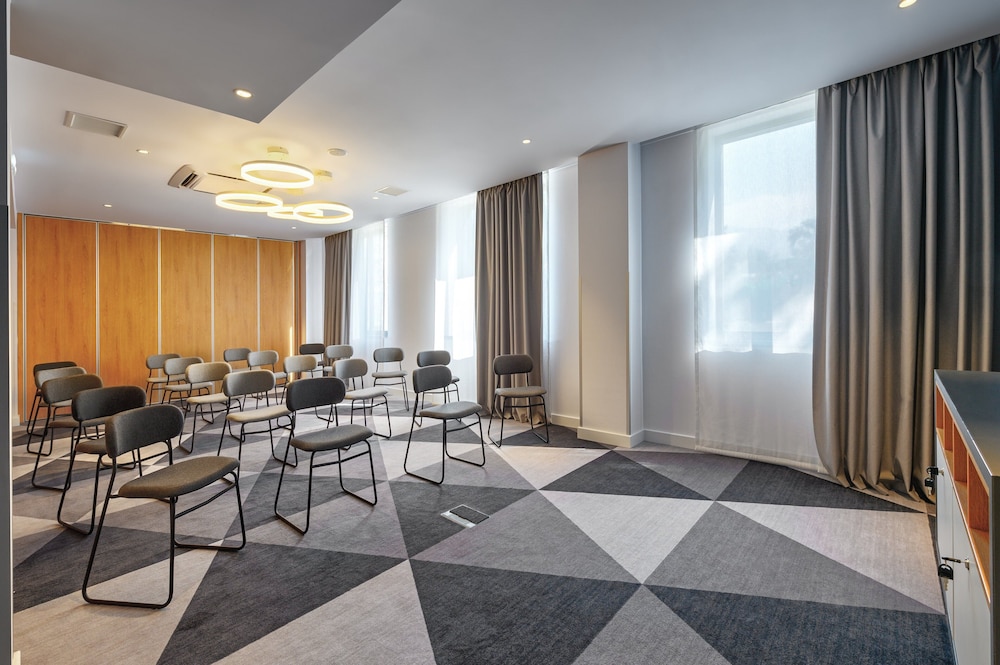 holiday inn express almaty an ihg hotel