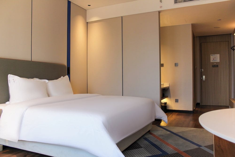 holiday inn express nanchang qingshan lake view