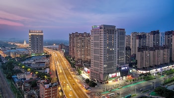 holiday inn express nanchang qingshan lake view