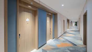holiday inn express nanchang qingshan lake view