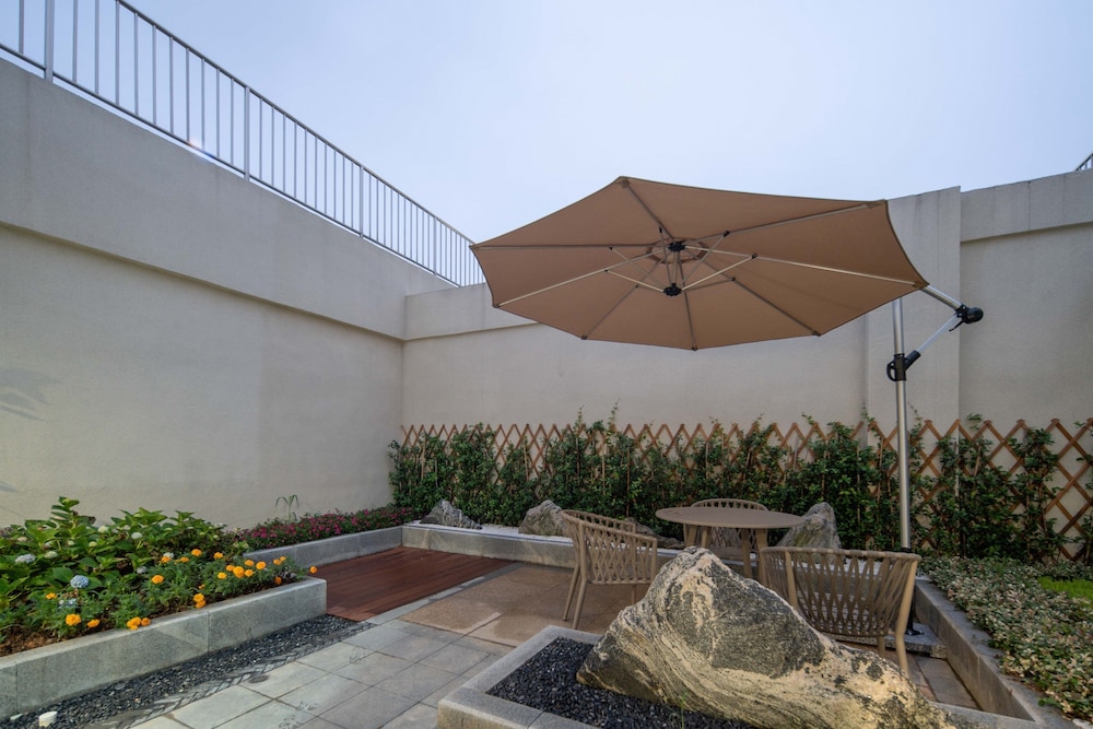 holiday inn express nanjing happy valley an ihg hotel