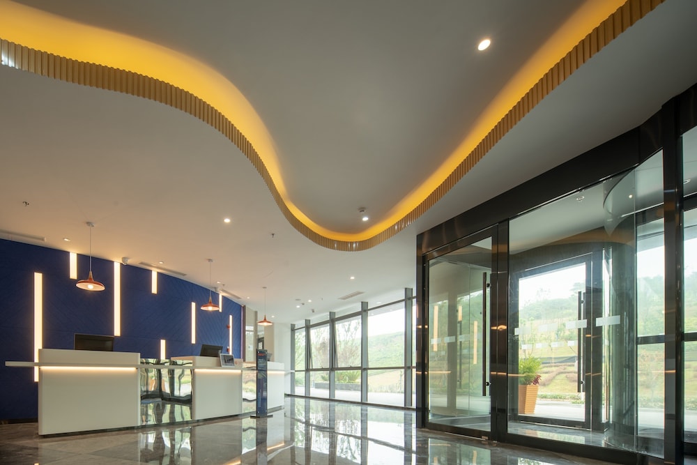 holiday inn express nanjing happy valley an ihg hotel