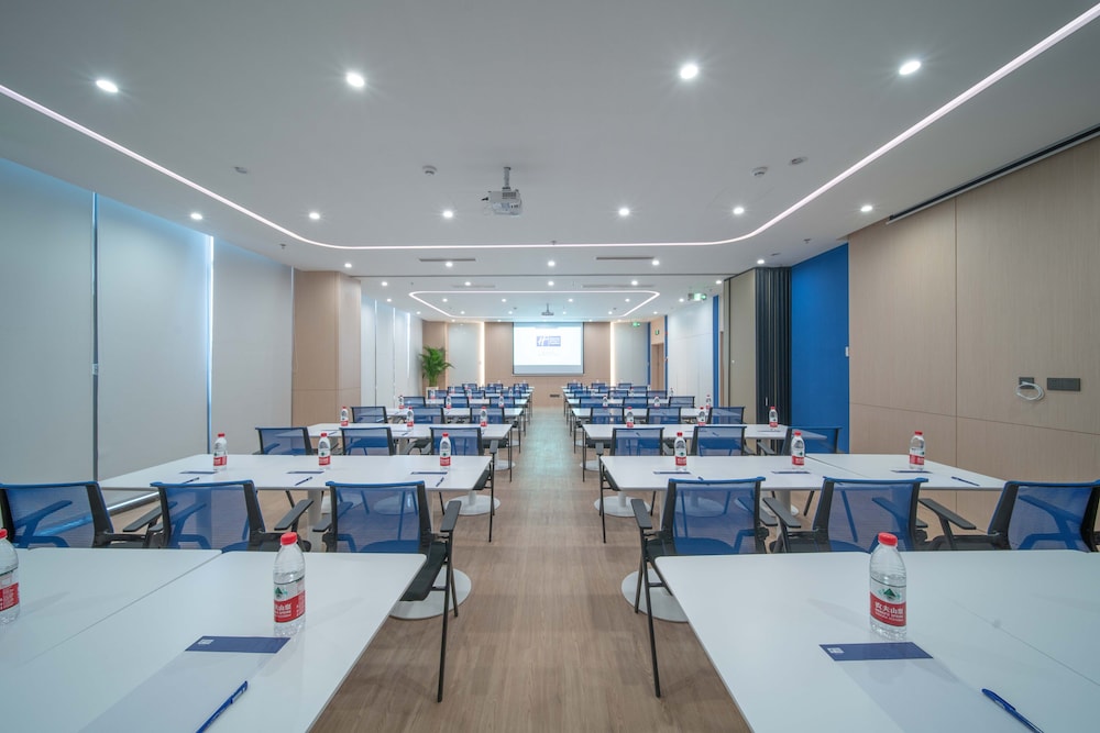 holiday inn express nanjing happy valley an ihg hotel