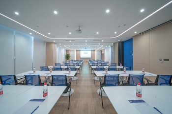 holiday inn express nanjing happy valley an ihg hotel