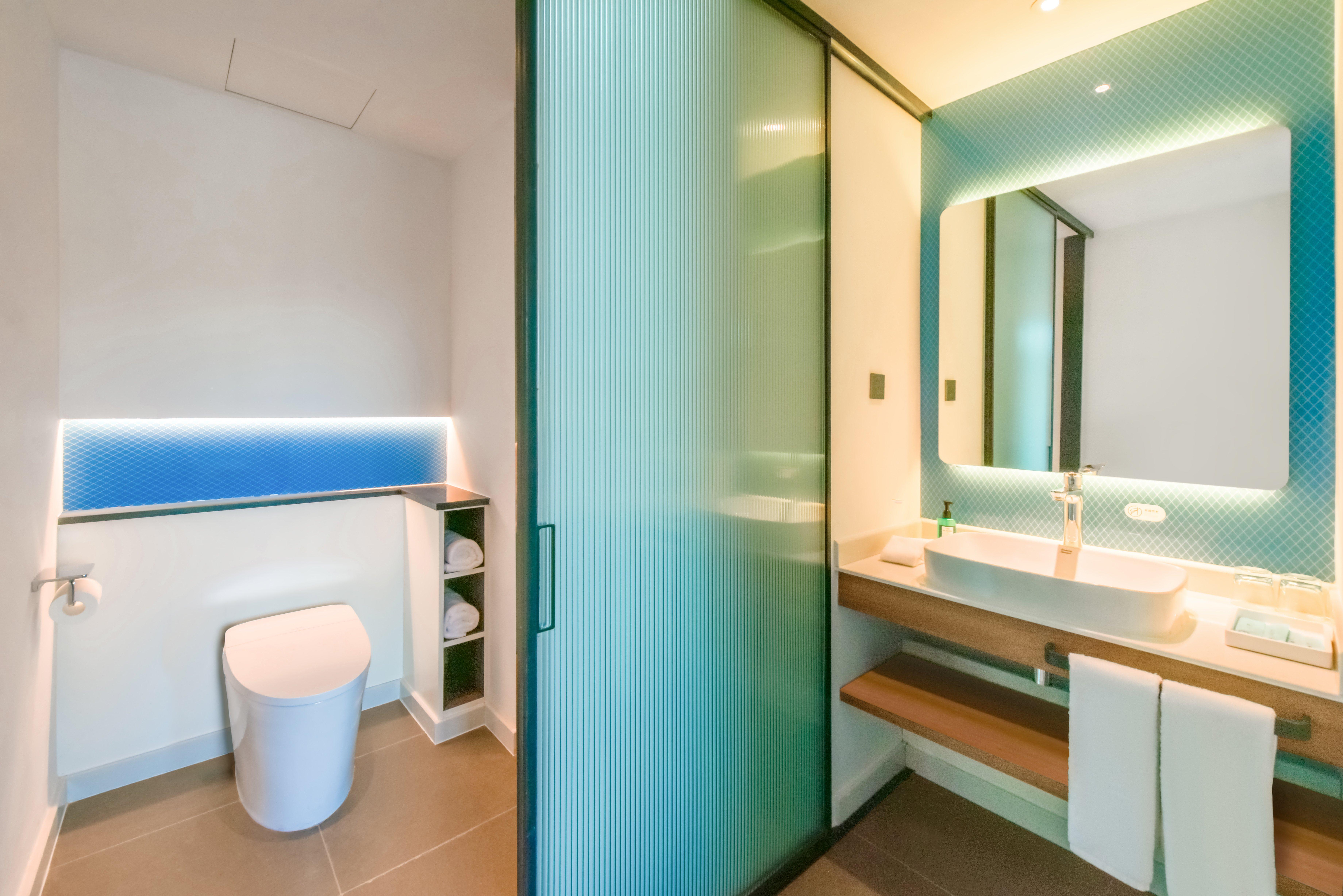 holiday inn express xining railway station