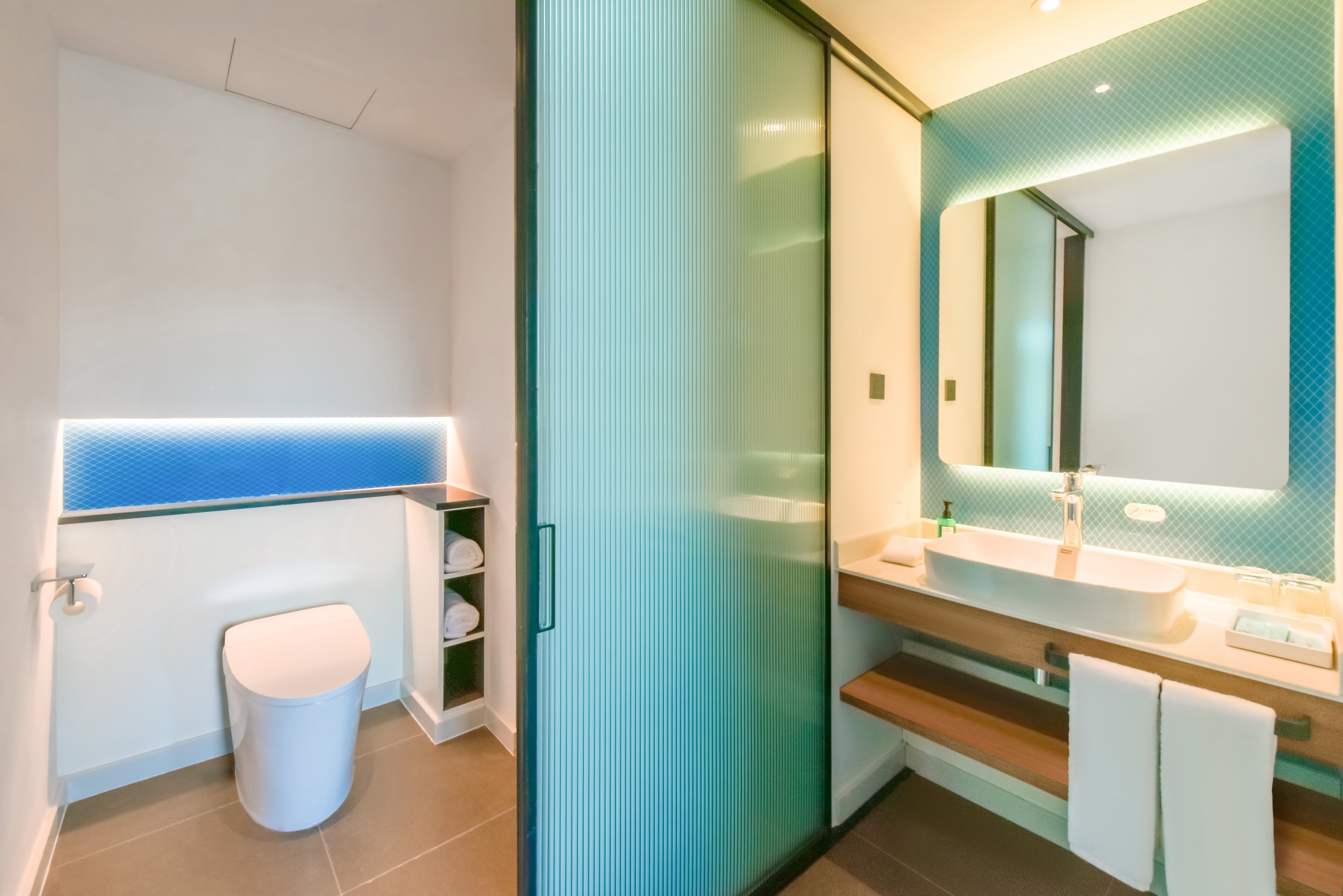 holiday inn express xining railway station
