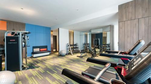 holiday inn express xining railway station