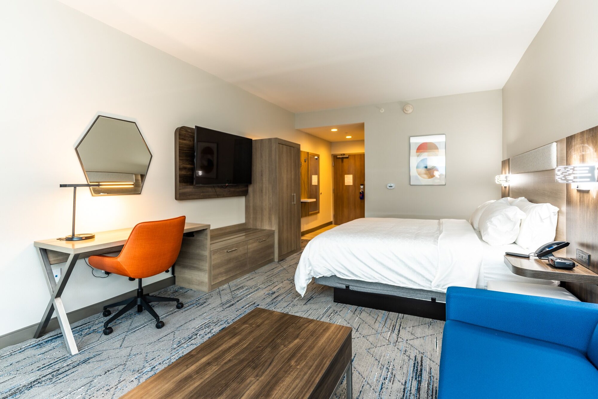 holiday inn express and suites charlottesville an ihg hotel