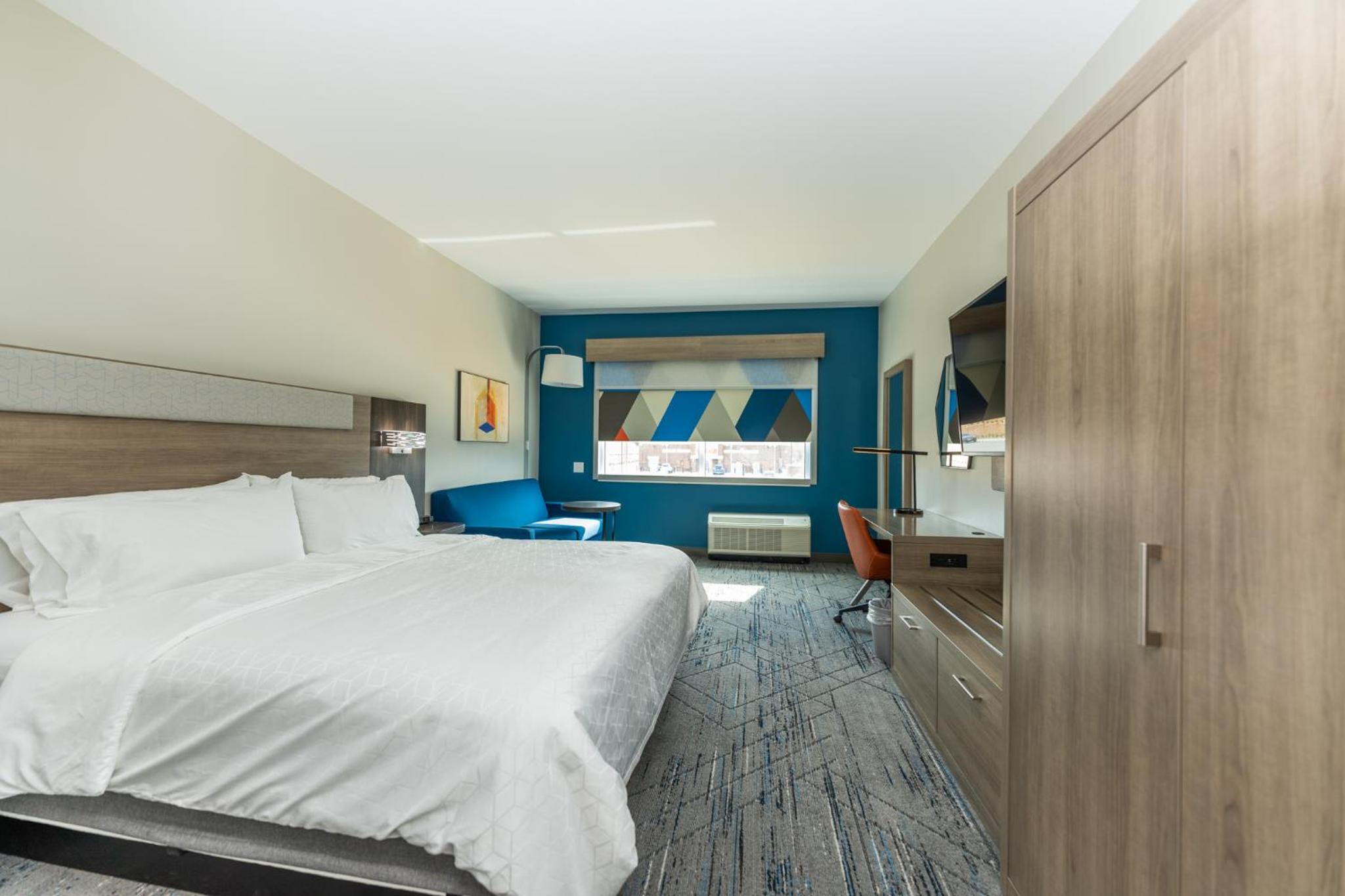 holiday inn express and suites charlottesville an ihg hotel