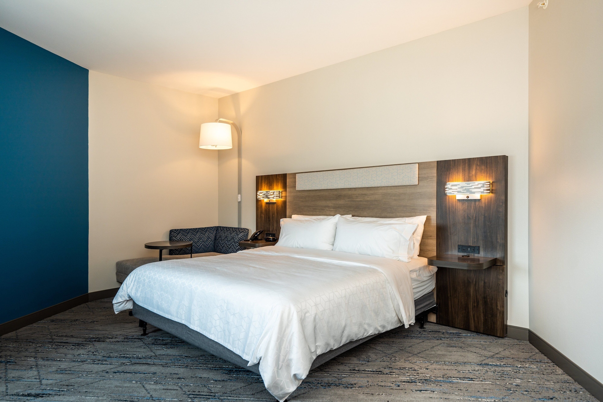 holiday inn express and suites charlottesville an ihg hotel
