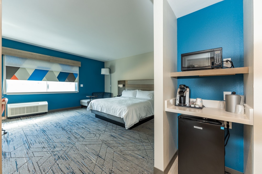 holiday inn express and suites charlottesville an ihg hotel