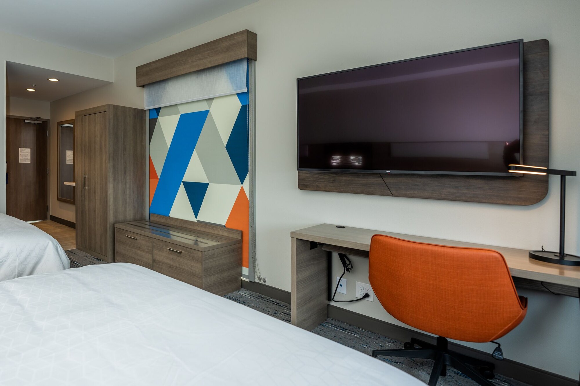 holiday inn express and suites charlottesville an ihg hotel
