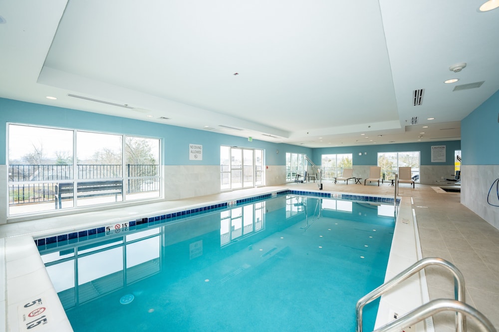 holiday inn express and suites charlottesville an ihg hotel