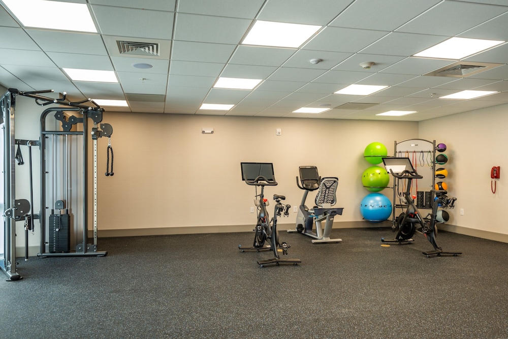 holiday inn express and suites charlottesville an ihg hotel