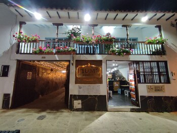 hotel laureles de la villa