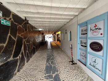 hotel laureles de la villa