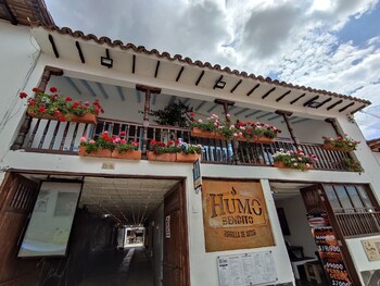 hotel laureles de la villa