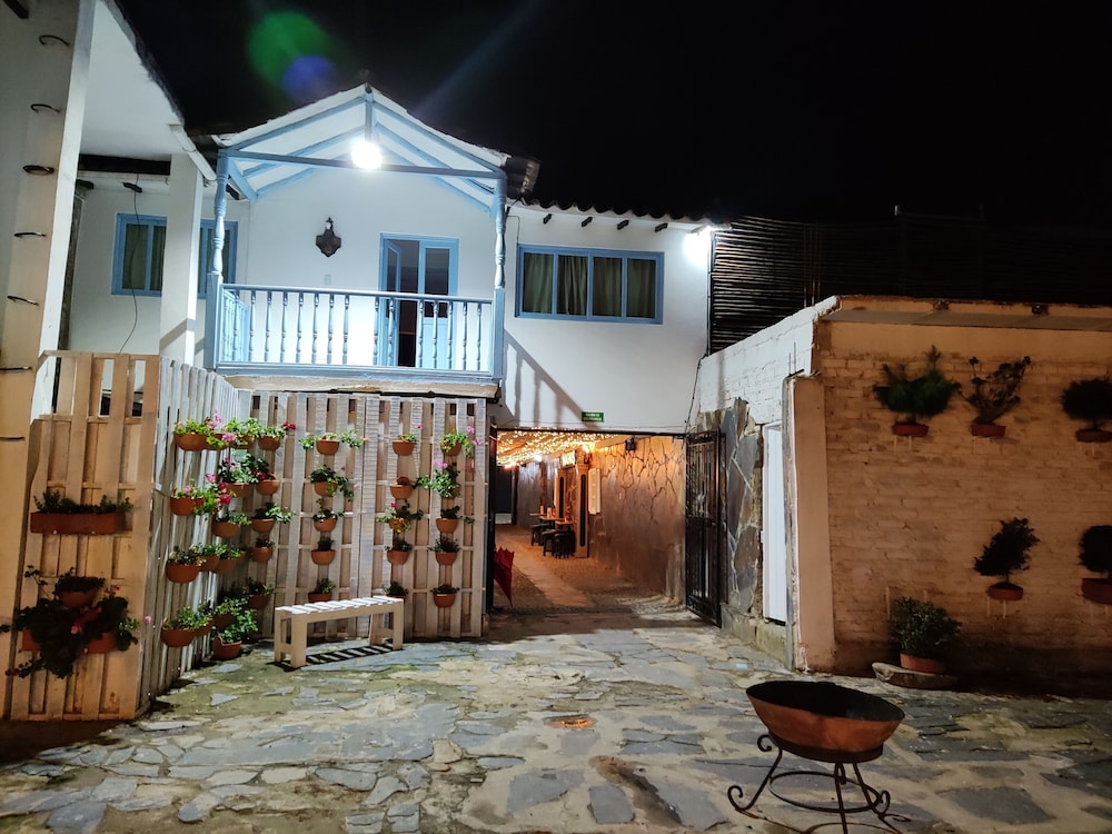 hotel laureles de la villa