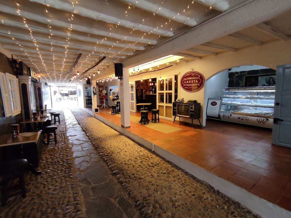 hotel laureles de la villa