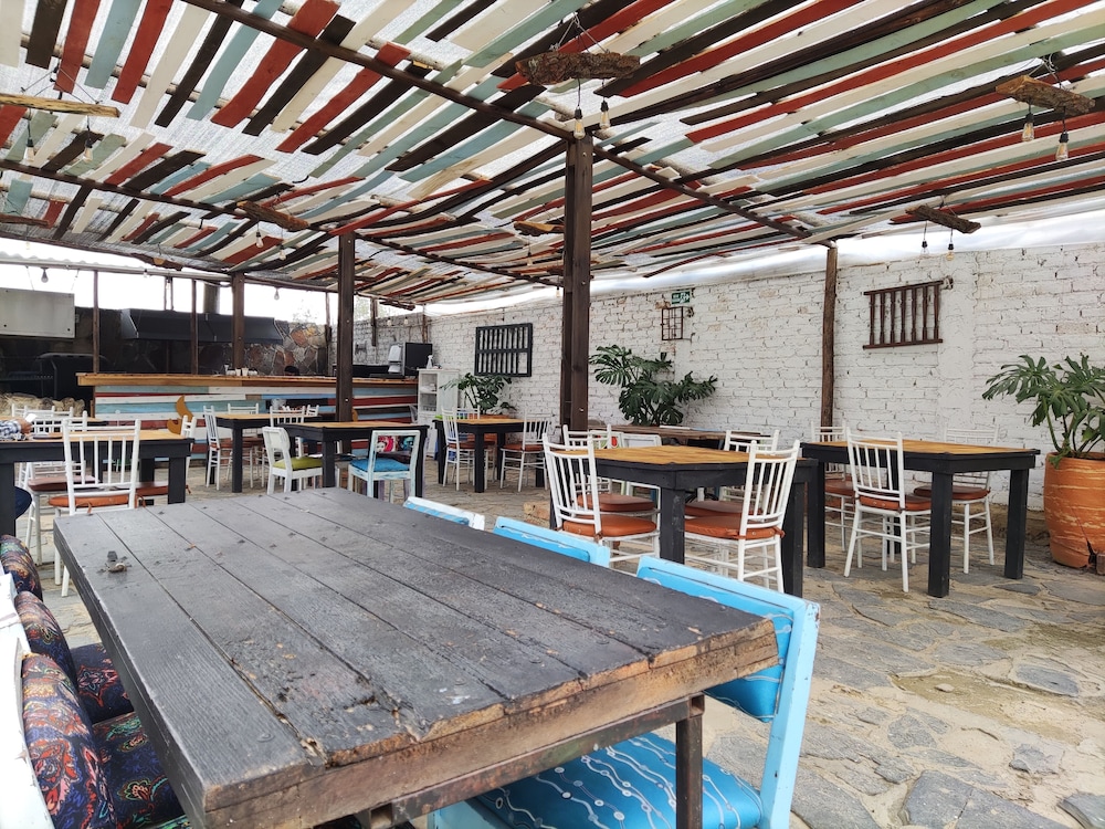 hotel laureles de la villa