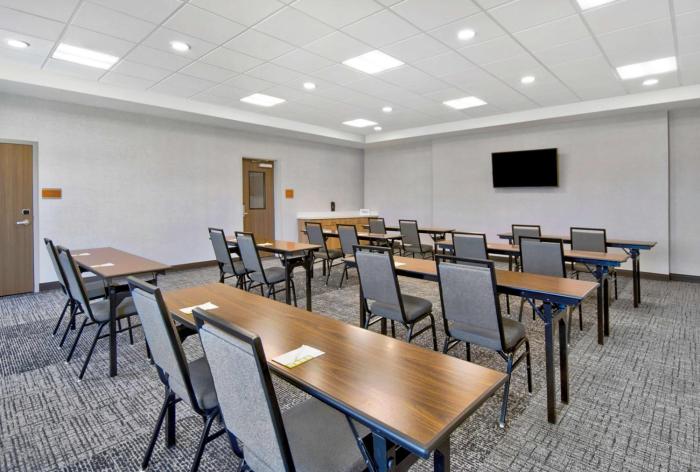 home2 suites by hilton whitestown indianapolis nw