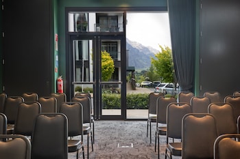 holiday inn queenstown remarkables park an ihg hotel
