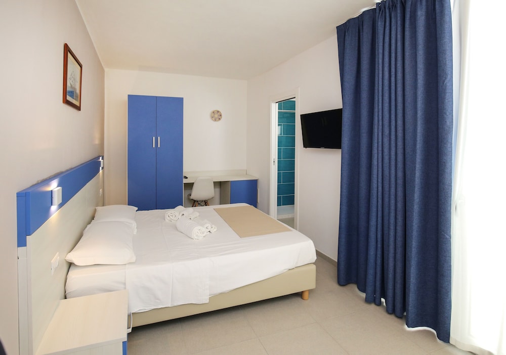 the square castelsardo