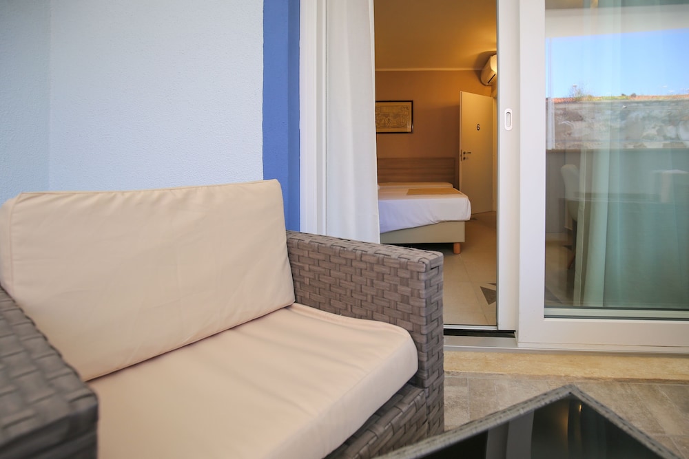 the square castelsardo